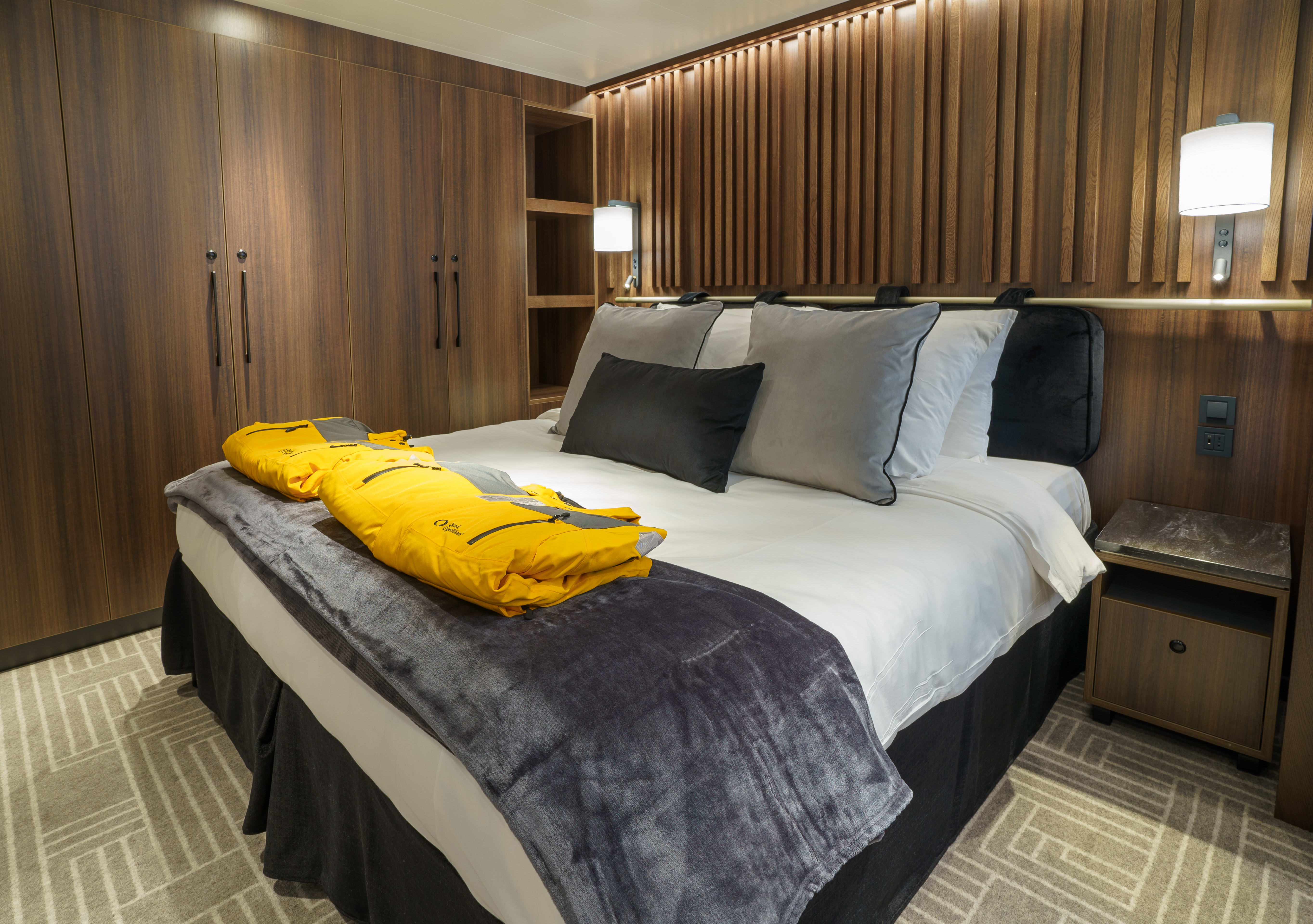 Deluxe Balcony Suite